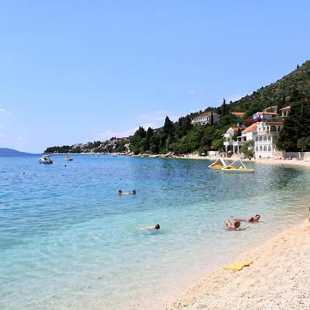 13681b Apartment Gradac (Split-Dalmatia)