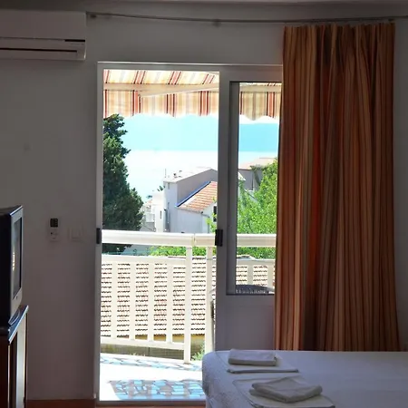 13681b * Gradac (Split-Dalmatia)